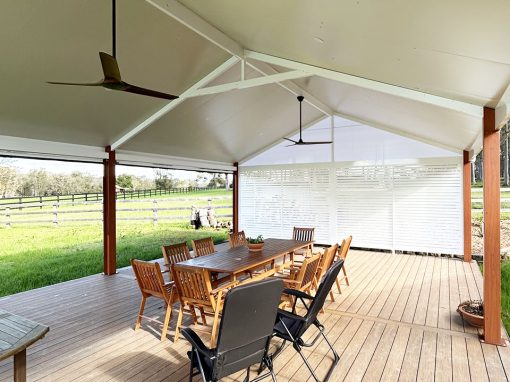 insulated roofing pergola with screens